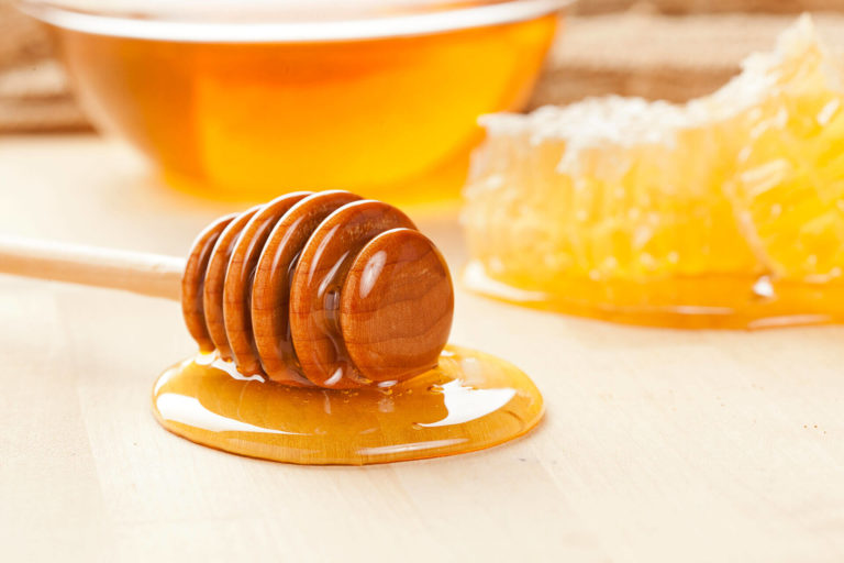 golden-organic-honey-P87T5U7-1.jpg